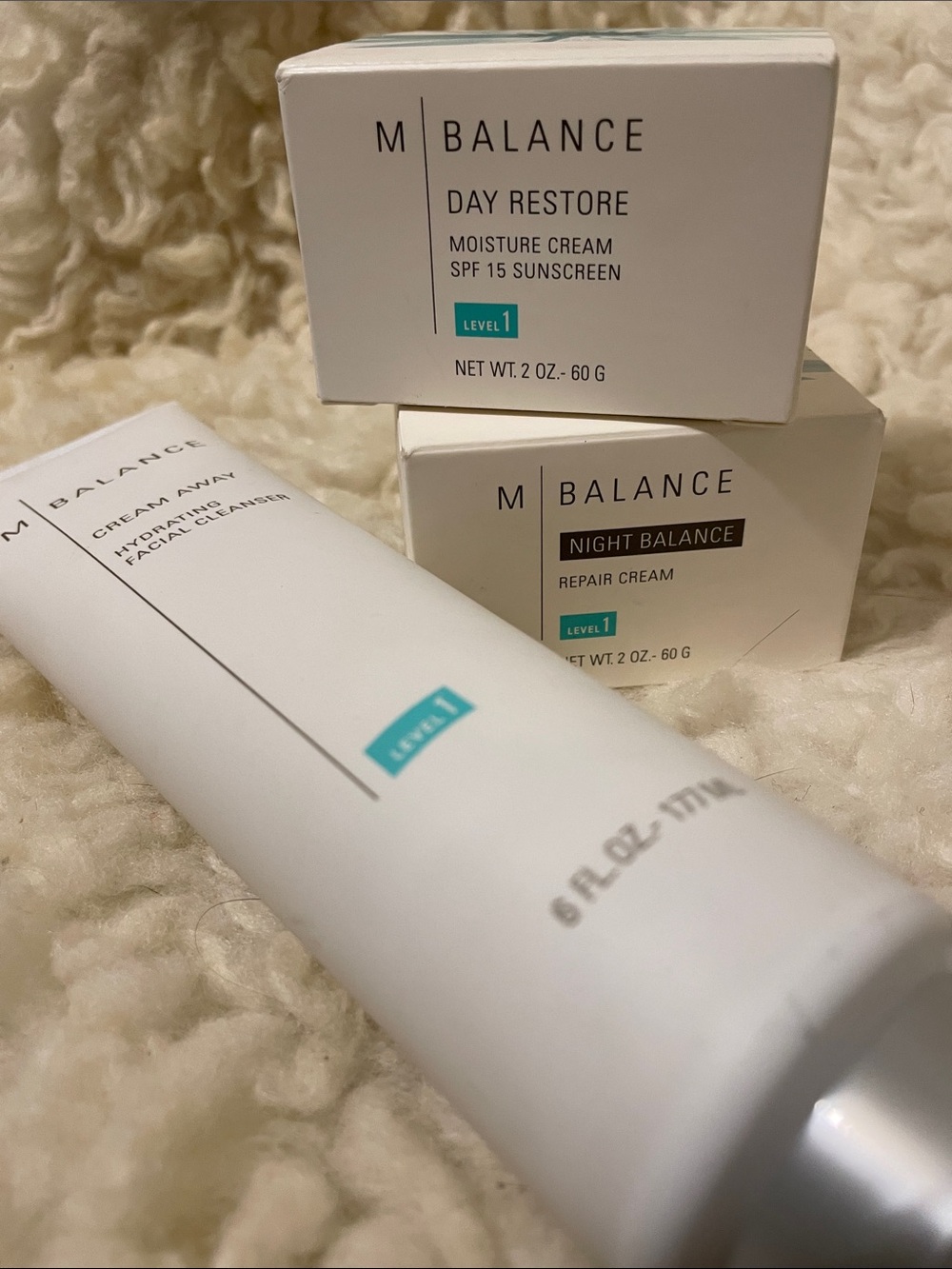 M|BALANCE Day Restore Moisture Cream SPF 15 — White